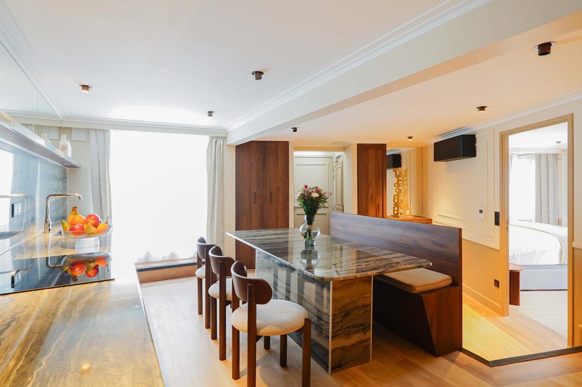 Apartment Merveil Signature - Viala III - Eiffel Tower Rooftop