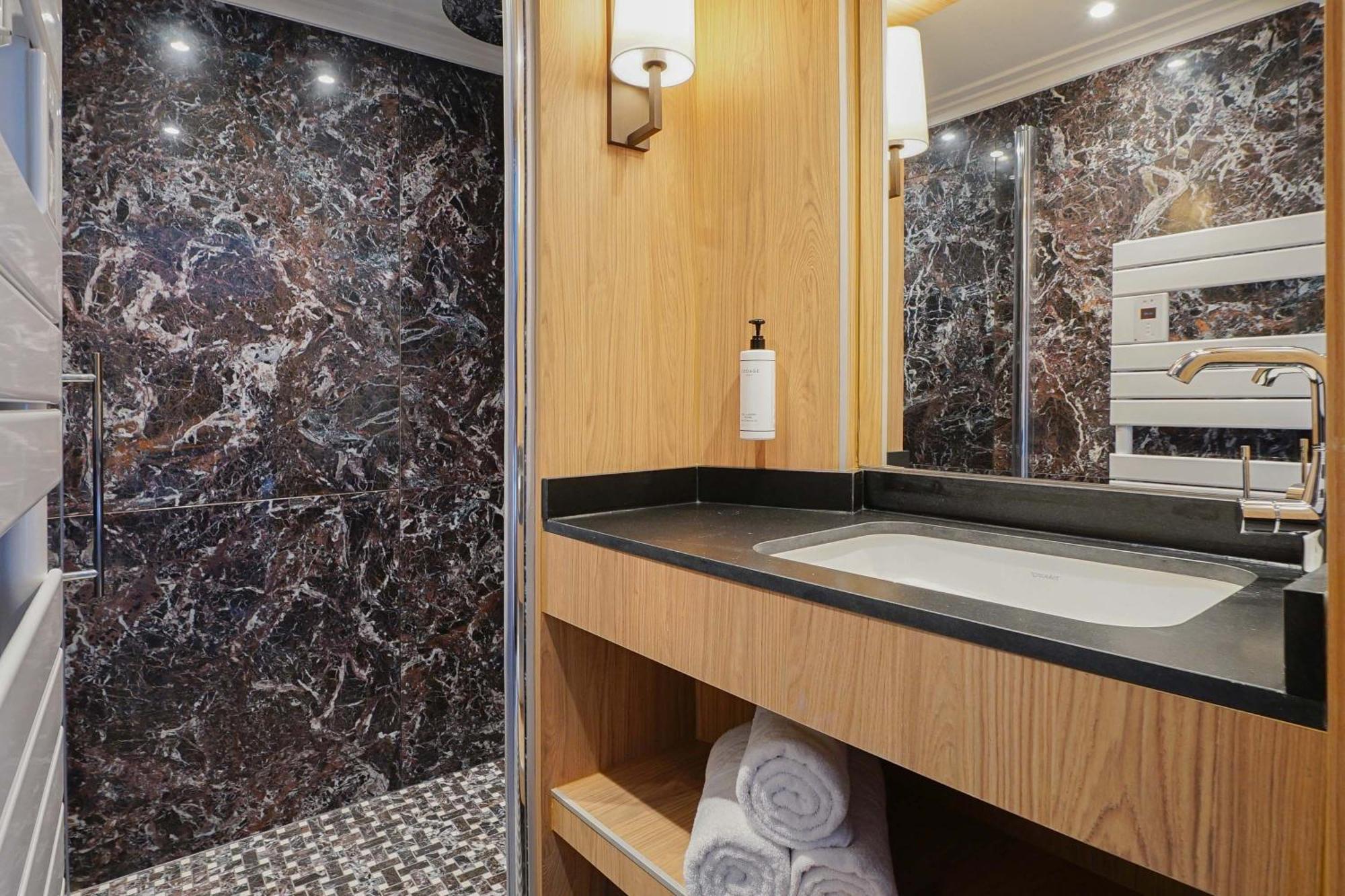 Apartment Merveil Signature - Viala III - Eiffel Tower Rooftop *