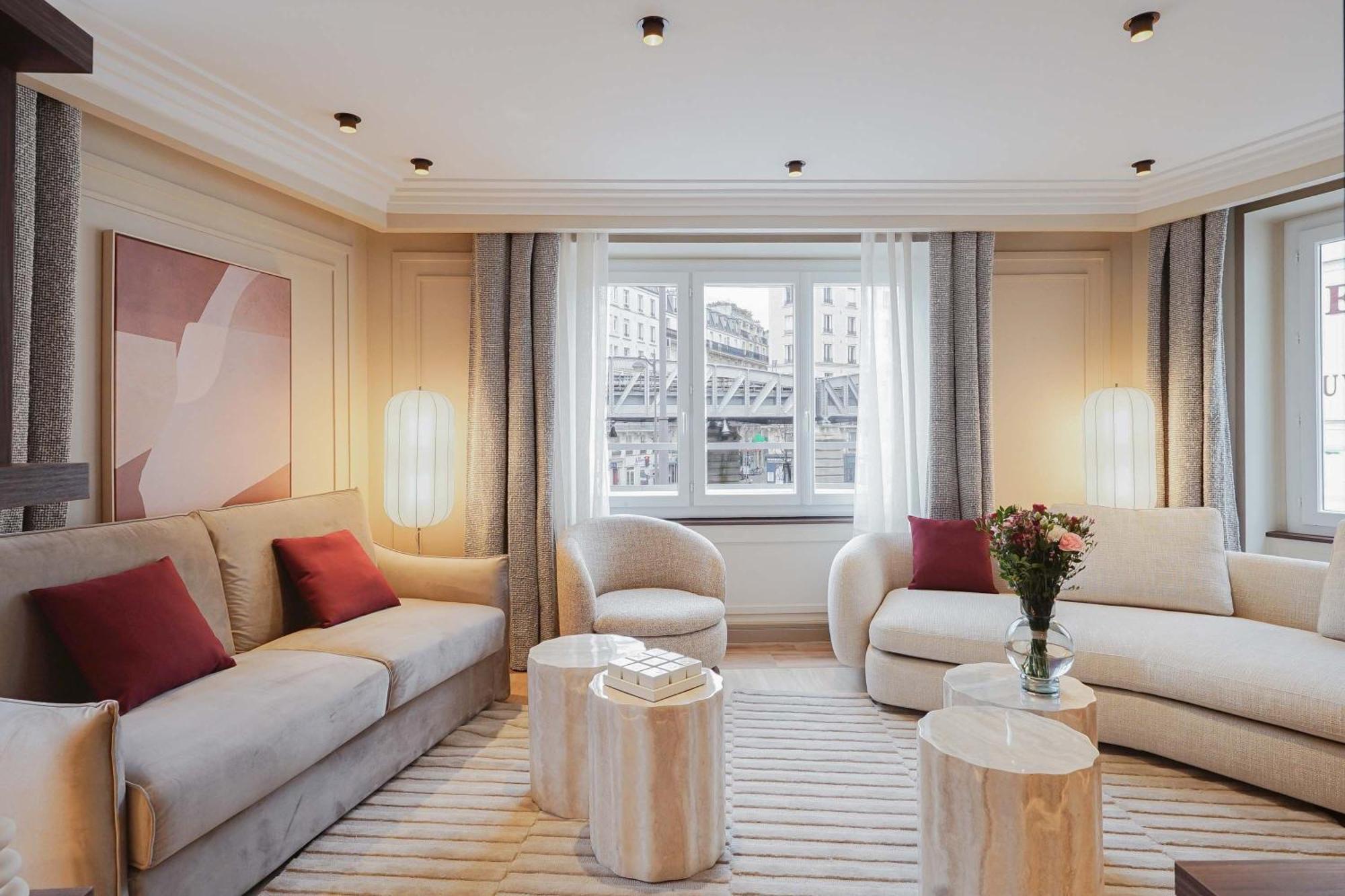 Merveil Signature - Viala III - Eiffel Tower Rooftop *