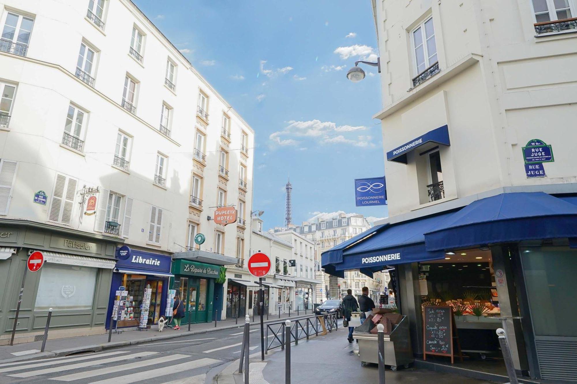 Apartment Merveil Signature - Viala III - Eiffel Tower Rooftop Paris