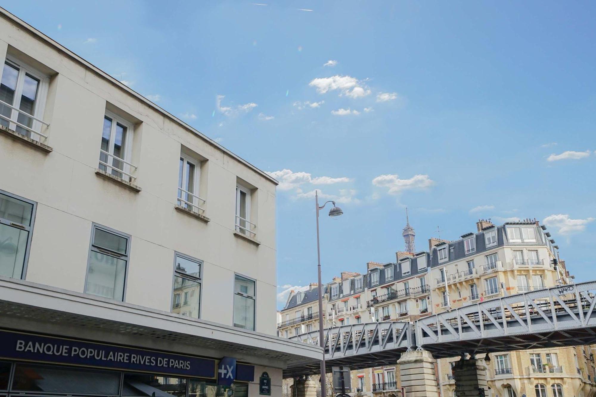 Merveil Signature - Viala III - Eiffel Tower Rooftop Paris